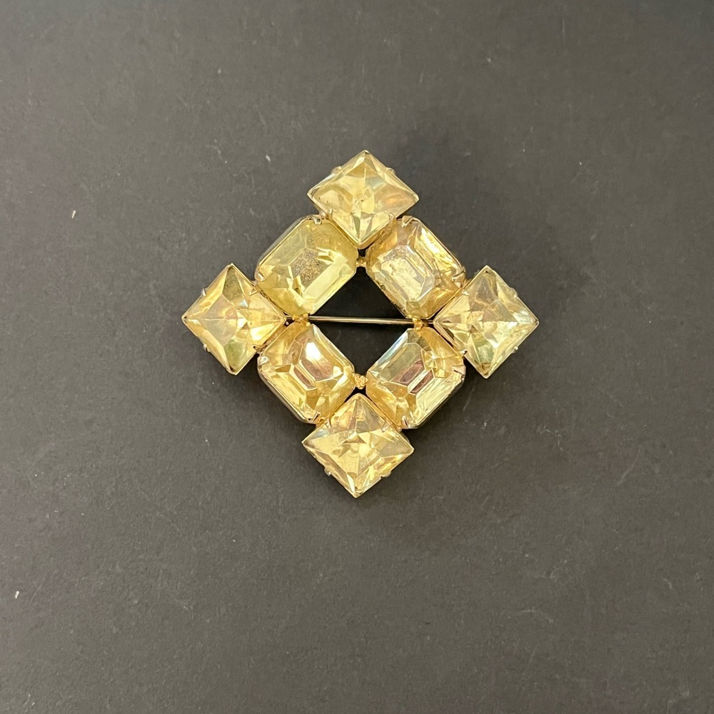 Citrine Colored Rhinestone Brooch - Picture 4 of 7